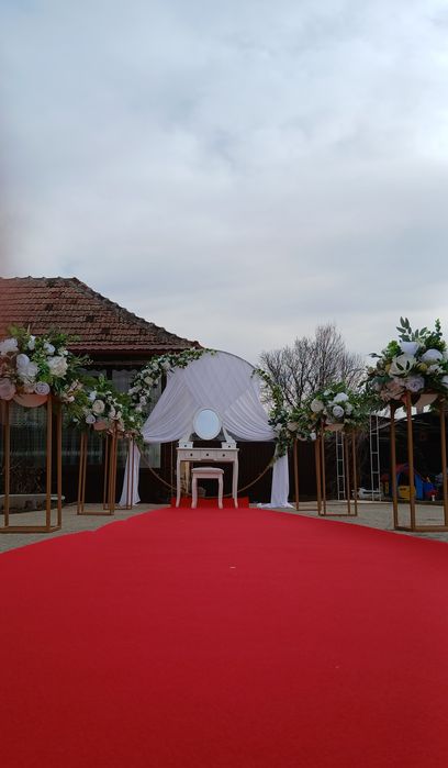 Decor disponibil pentru inchiriere