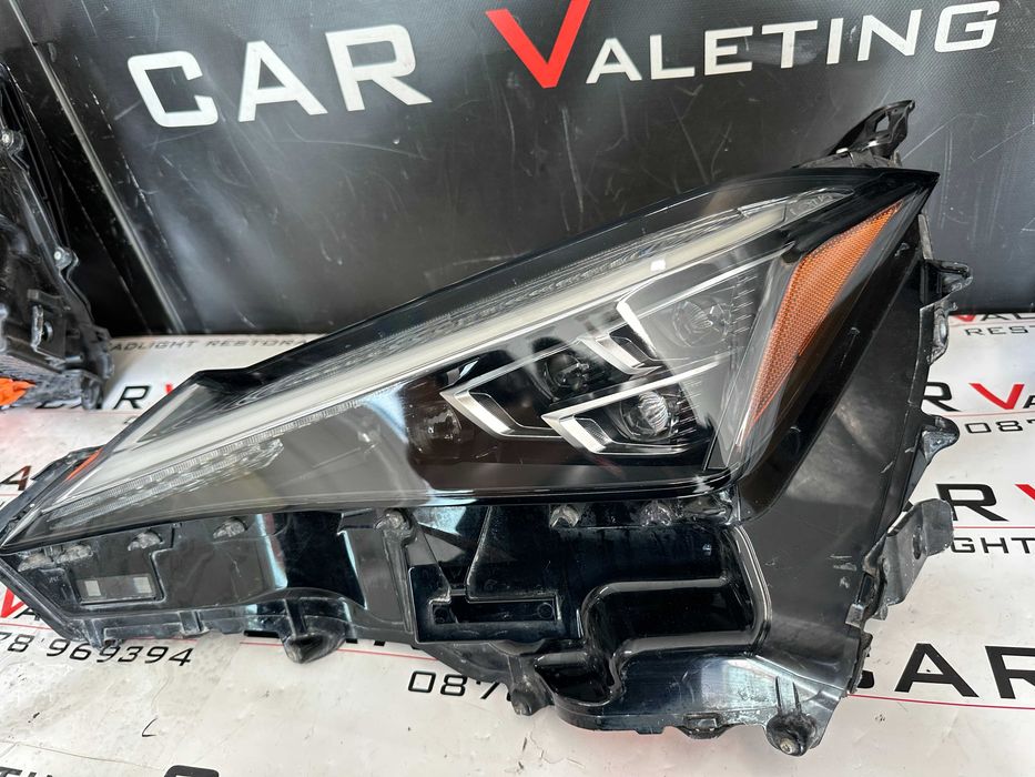 Фар фарове Lexus UX 200 250h 260h 300h 300e Adaptive Triple Beam