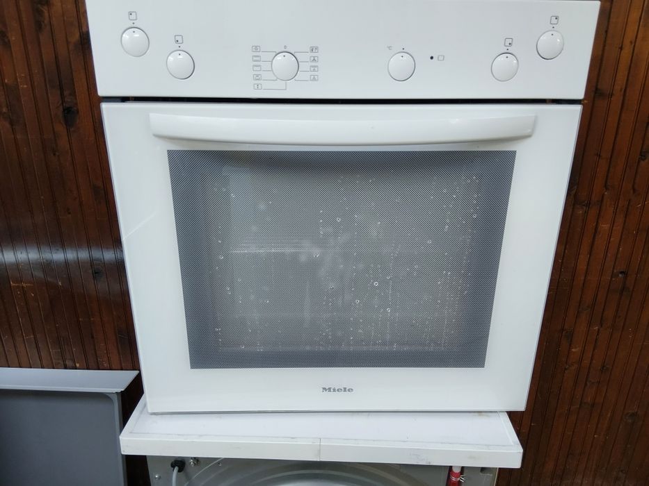 Уникална бяла печка за вграждане Миеле Miele  Made in Germany с 2 години гаранция!