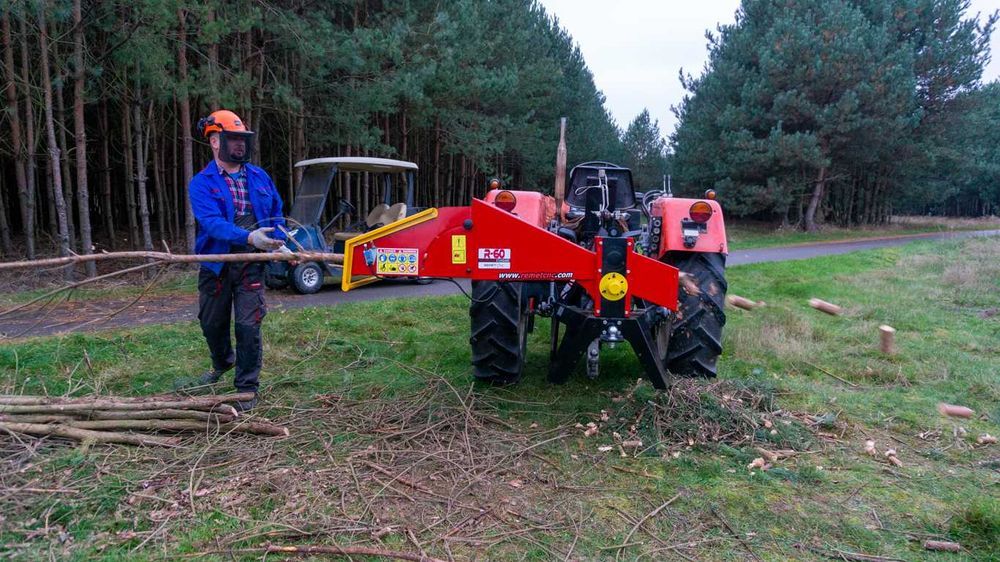 tocător crengi la tractor  r 60