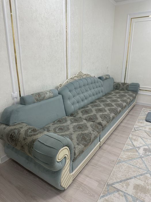 Диван сатылады. Ұзындығы 3,75. Сапасы жақсы. Асты раскладной