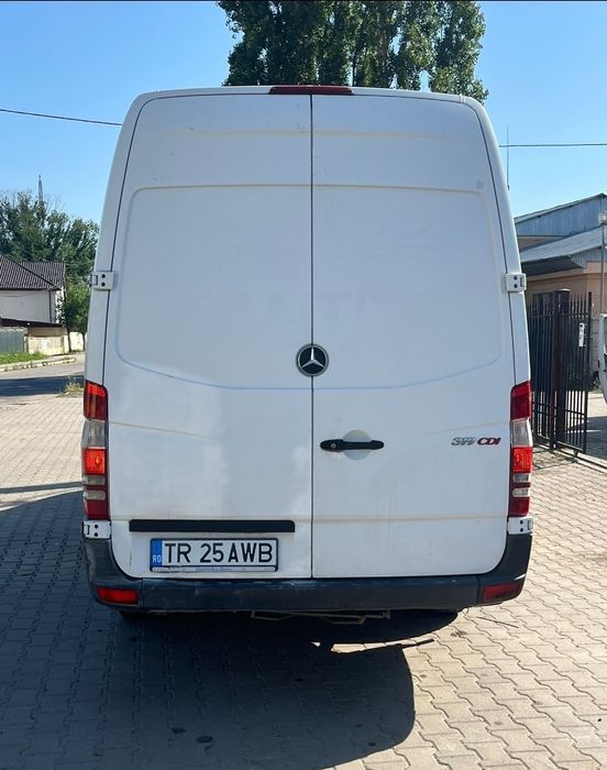 Vând autoutilitare (Ford, Mercedes, Renault)