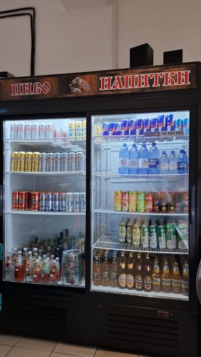 Витринный холодильник двухдверный CAPRI