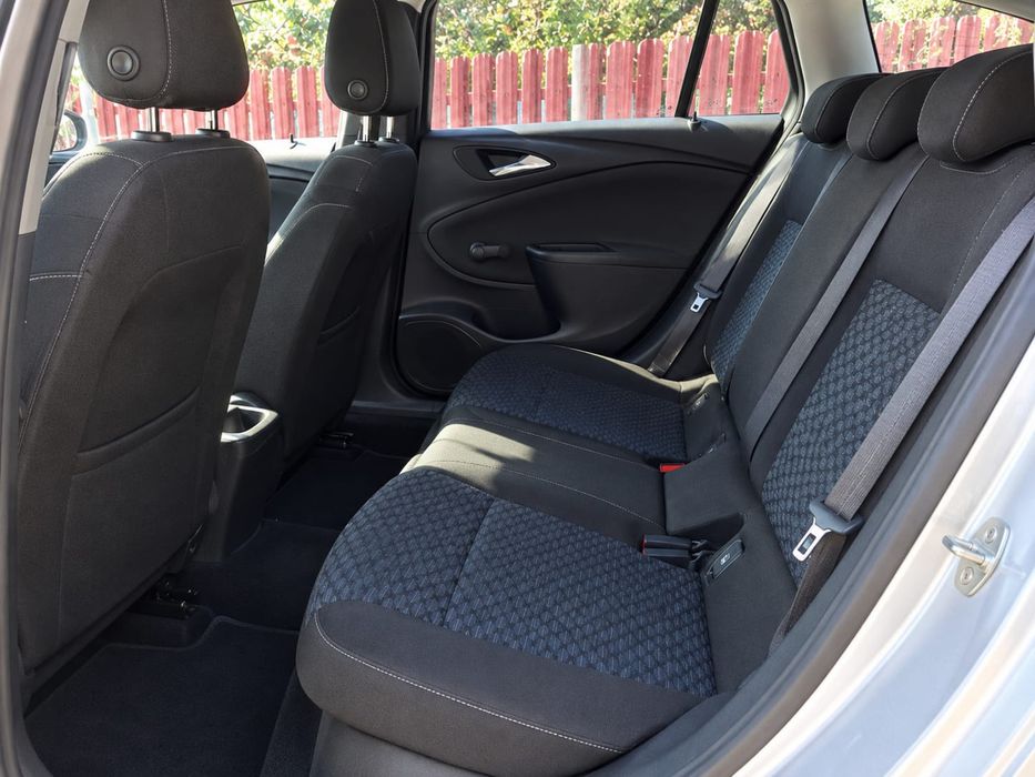 Vând Opel Astra K Sports Tourer An 2017 1.6 Cdti Euro 6 Manuala Proprietar Km reali Accept și schimb