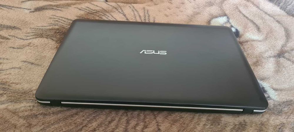 Dezmembrez laptop Asus A541U,placa de baza defecta