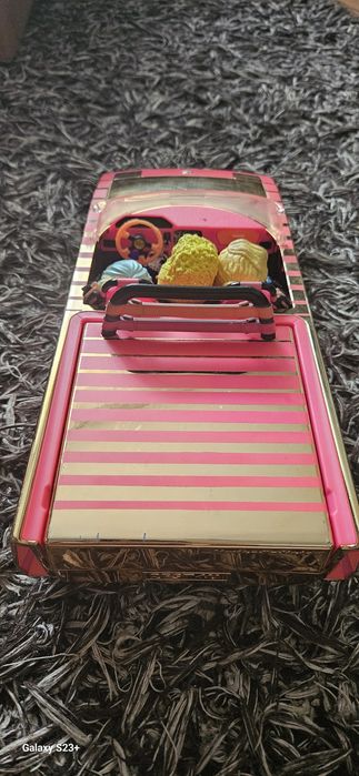 Mașină LOL + 3 păpuși