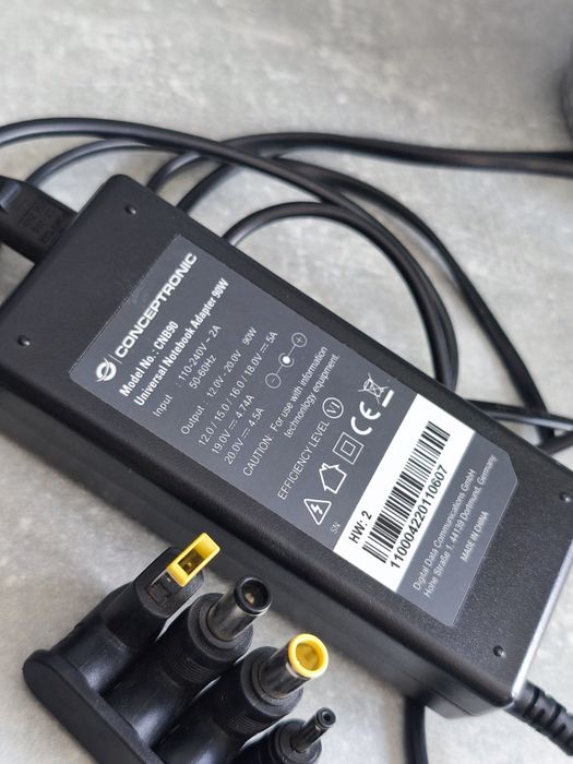 Sursa alimentare cu 10 adaptoare