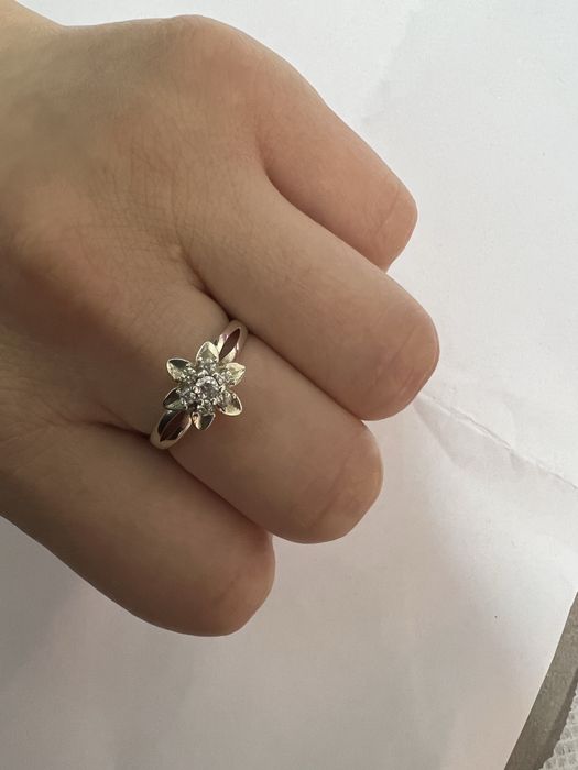 Yangi kumush uzuk va zirak + yarim oy kulon