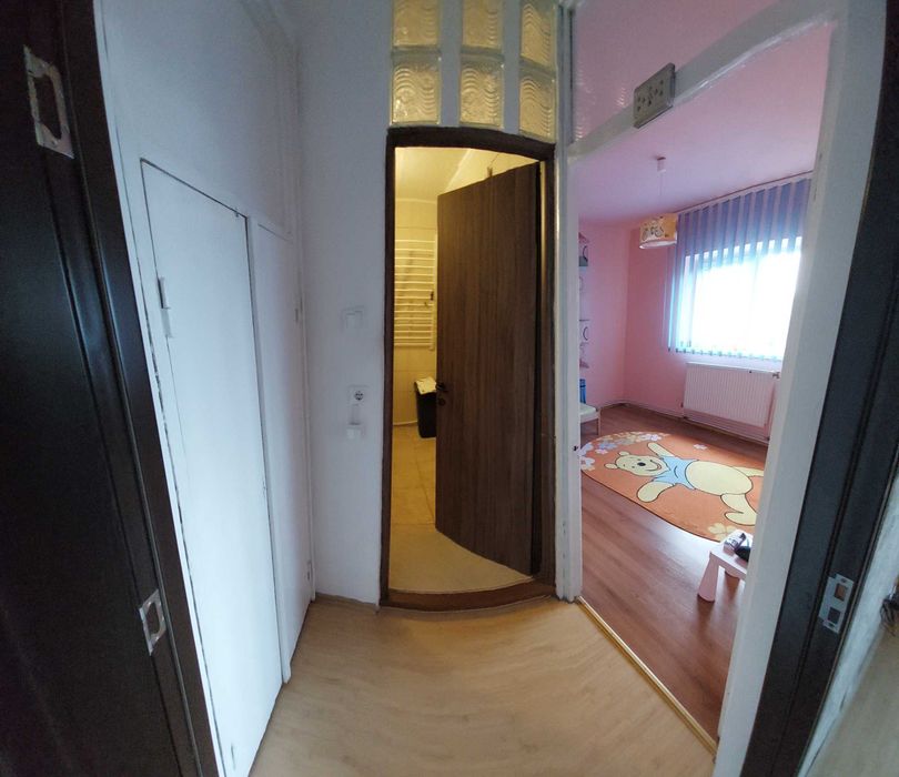 Proprietar-Apartament 2 camere et.4/4 cu suprafața de 52mp si structura semidecomandata, Bacau