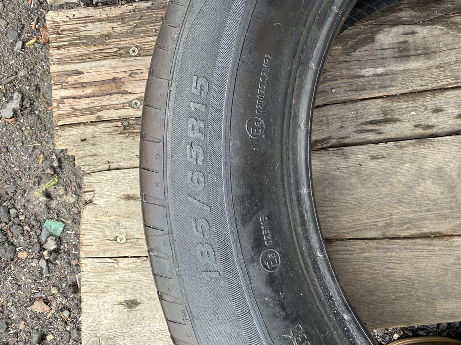 Продам резину б/у 185/65/15