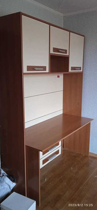 Продам школьный гарнитур стол
