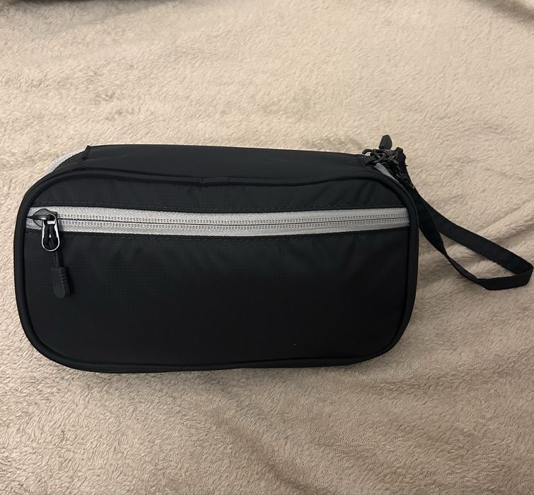 Компактен органайзер/калъф за кабели и аксесоари