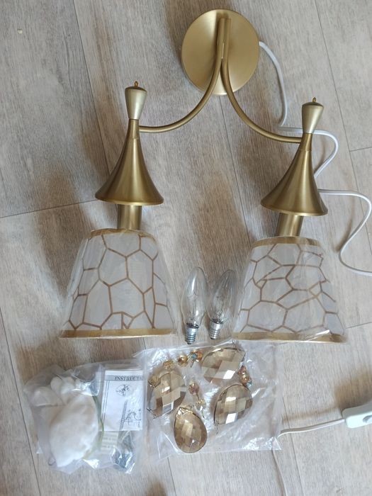 Бра продам новое в комплекте