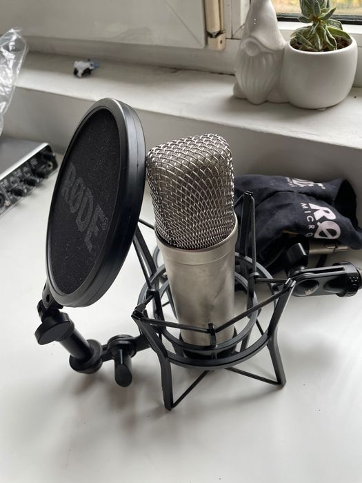 микрофон Rode NT1-A