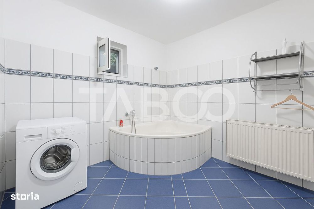 Apartament decomandat de vanzare 3 camere balcon parcare si curte