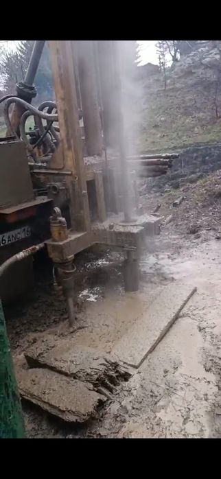 Бурение скважин.