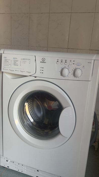 Продам стиральную машину индезит