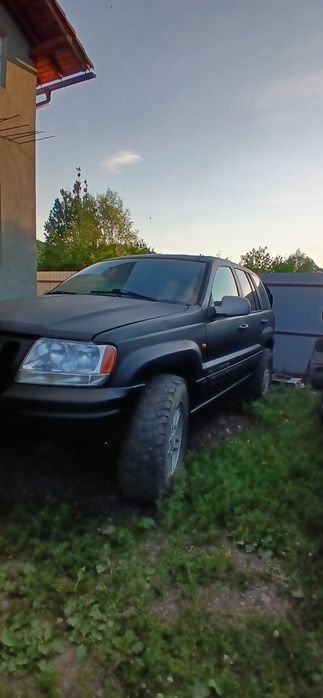 Vând  Grand Cherokee