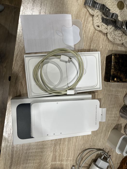 Продам 13 айфон б/у