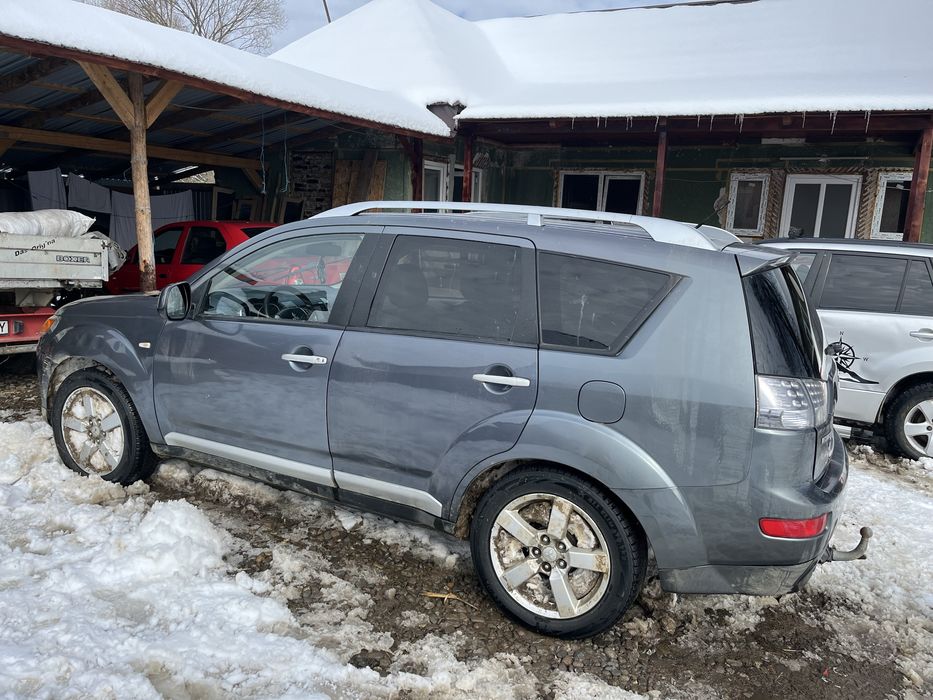 De vinzare Mitsubishi Outlander sau schimb cu tractor utb 650