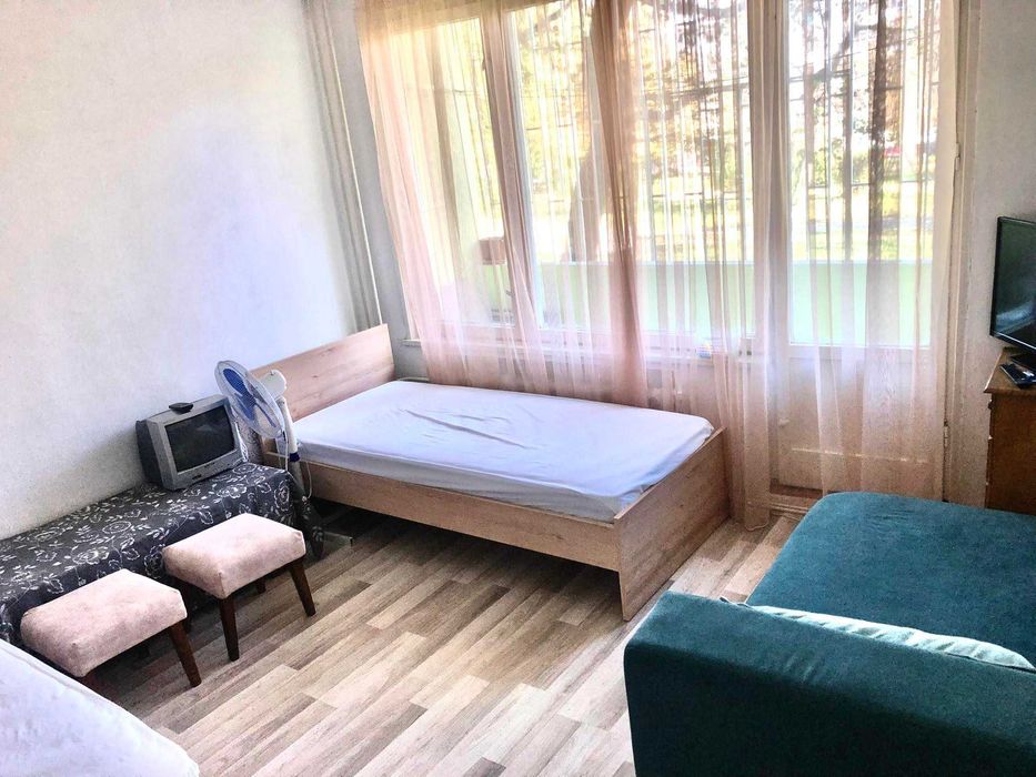 Дава се под наем Едностаен апартамент в Бургас, Лазур - 40 кв.м за 153 € - Снимка #8