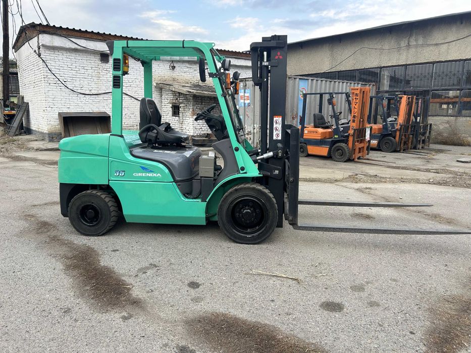 Продам вилочный погрузчик (кара)