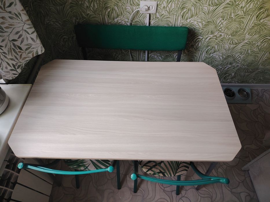 Продам Кухонный уголок