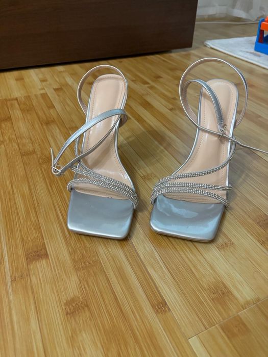 Sandale femei cu toc