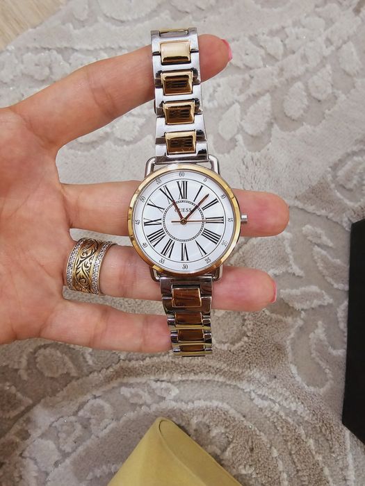 Предлагам запазени без никакви забележки дамски оригинални часовници