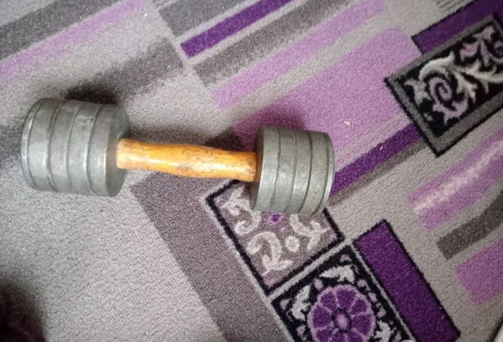 Гантели 4 и 12 кг