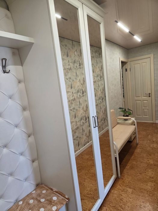 Шикарная белая прихожая