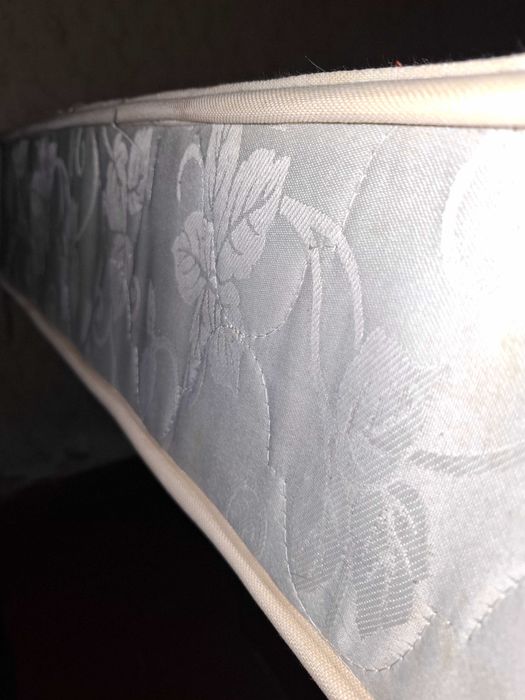 Продам двуспальный матрас Nice Deluxe 150х200 см