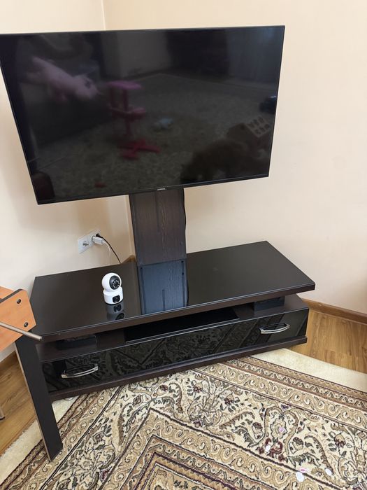 Стойка под телевизор