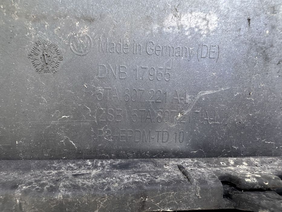 Предна броня фв туран след 2016 / vw touran