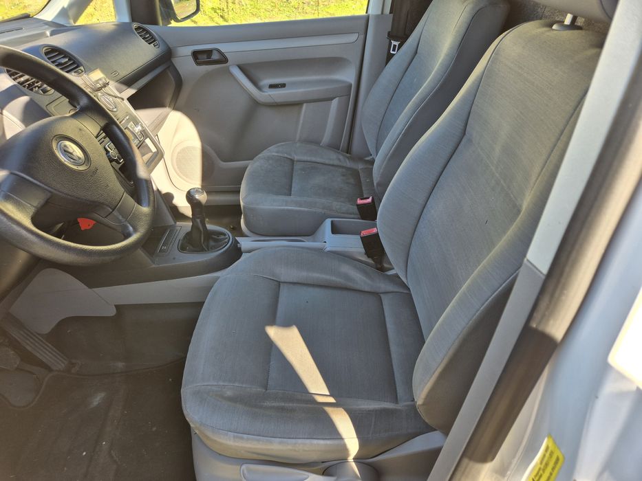 Vând Volkswagen Caddy Maxi 1.9 TDI