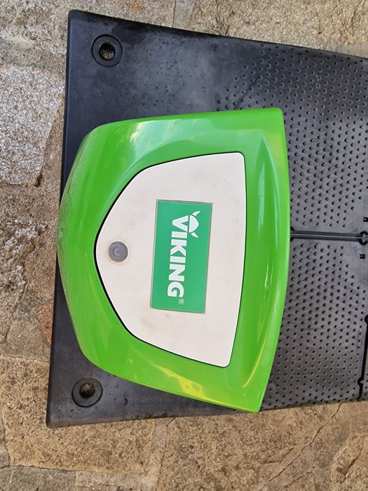 VIKING MI 422 - косачка робот