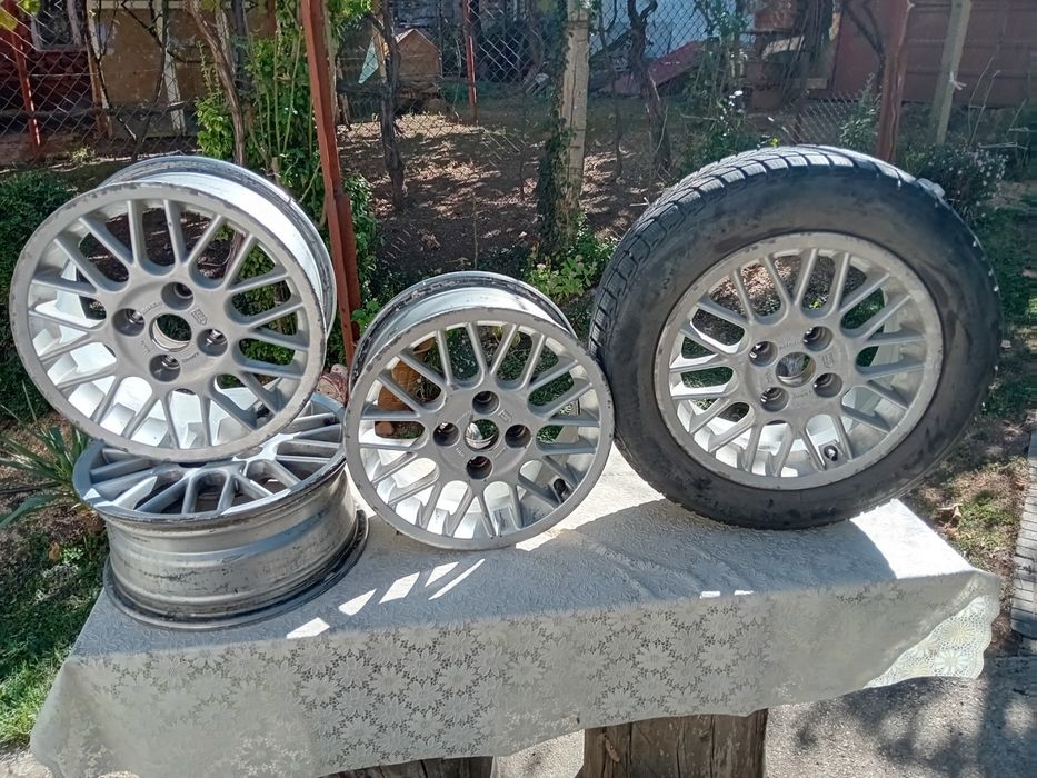 4 броя железни джанти  13 цола с гуми за 120 лв и 4 броя алуминиеви дж