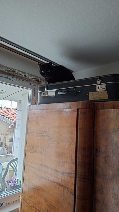 Старинен четирикрилен гардероб ,  комплект с тоалетка и огледало