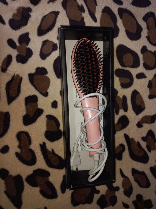 Perie pentru îndreptat părul