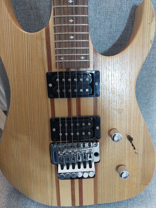 De vânzare Chitara Dimavery