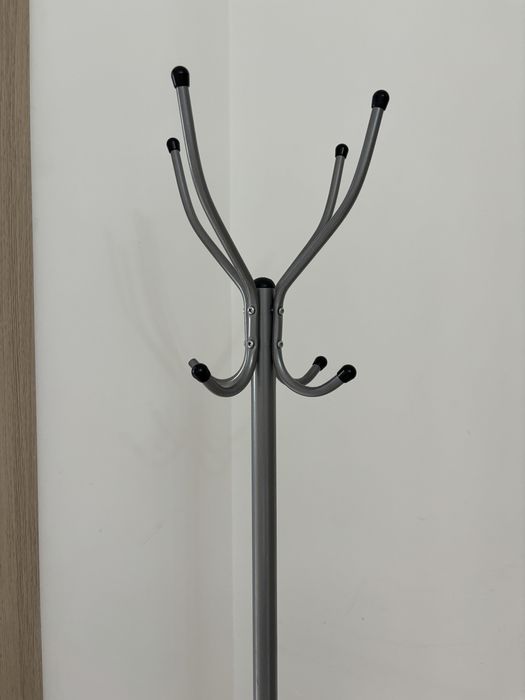 Вешалка на стойке