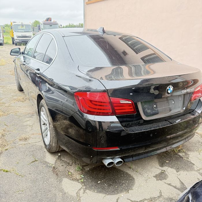 Продавам бмв ф10 520D на части
