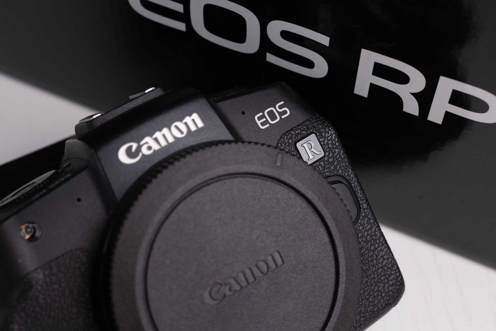 Full frame Canon RP + 6 батерии