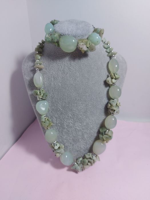 Набор бижутерии.