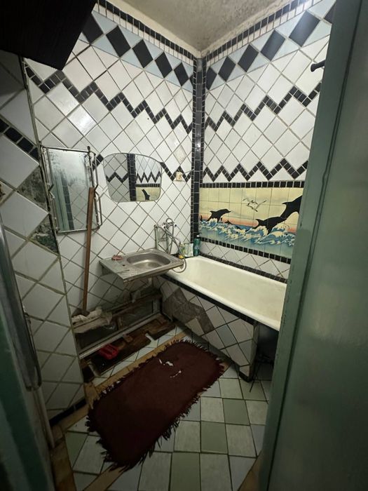 Чиланзар 11.  Продажа. 2 х комнатная Франция