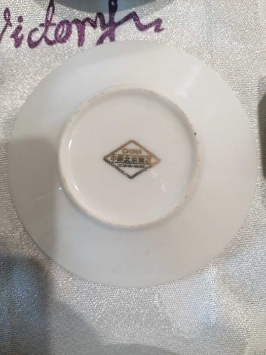 Фин китайски порцелан-6 броя чаши с чинийки