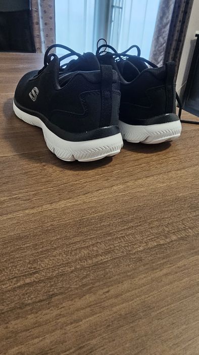 Adidasi dama Skechers Noi SUA