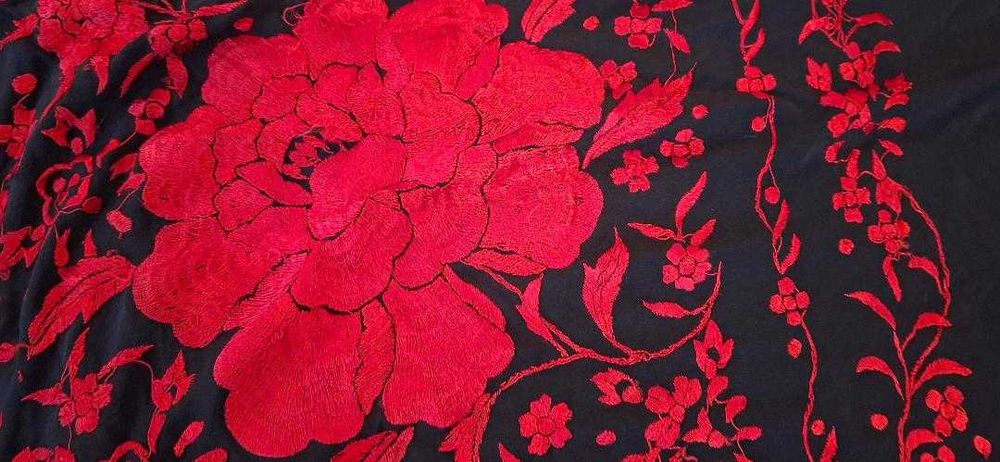 Sal brodat matase, original, dans traditional Spania