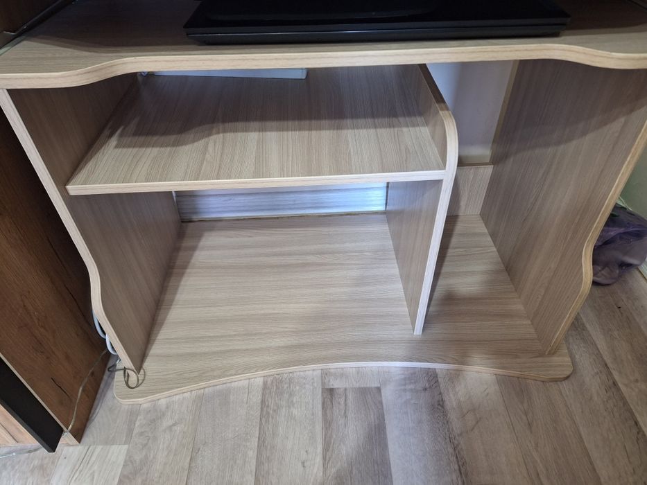 Срочно продам школьный стол