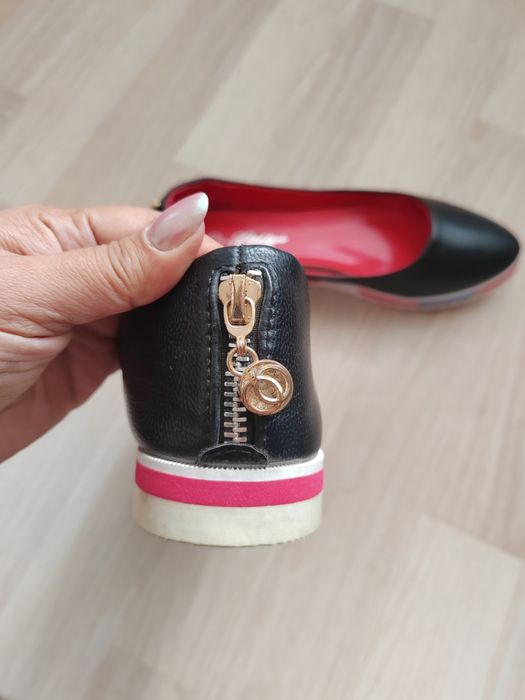 Продам балетки новые